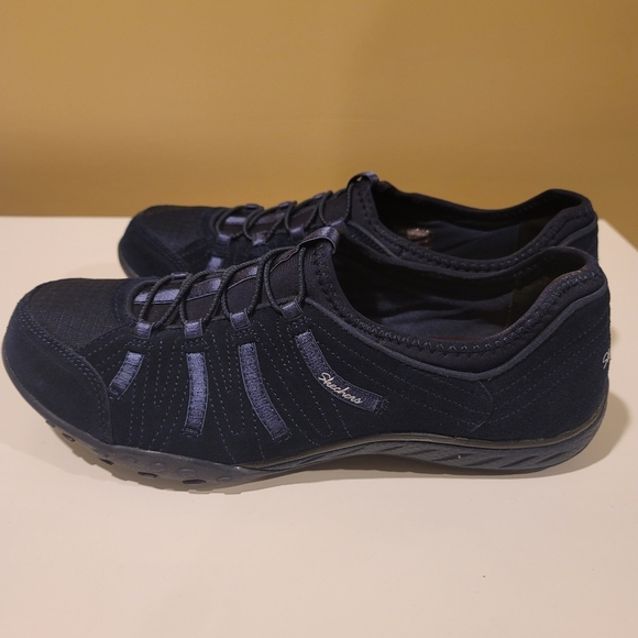 New Skechers Size 10 - Picture 5 of 7